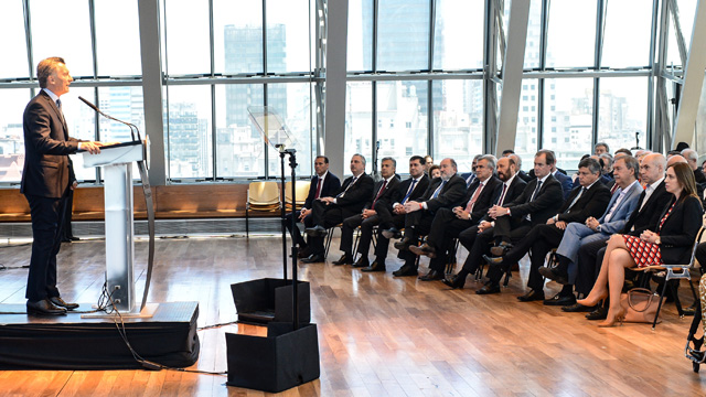 Macri en el CCK. Bordet lo escucha desde la primera fila