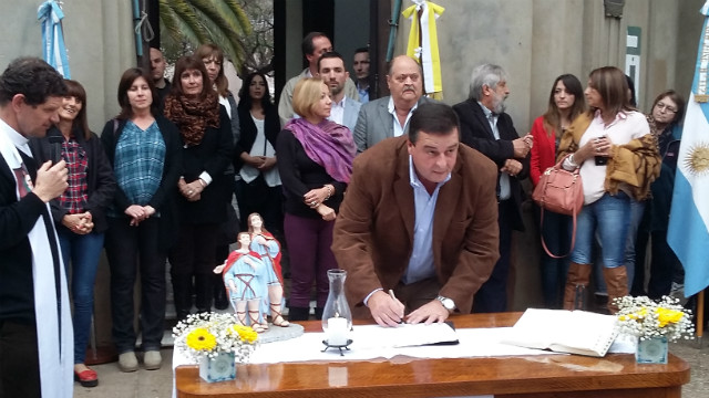 Los funcionarios firmaron el Pacto de San Antonio de Padua - El Entre Rios Digital