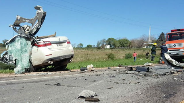El auto, tras el choque (Diario el Telégrafo)