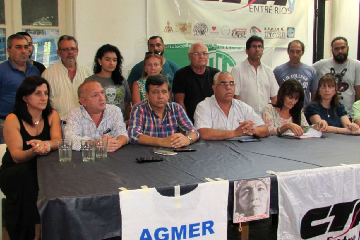 AGMER, Ate y CTA anunciaron que 6 colectivos irán hasta Buenos Aires, este miércoles.