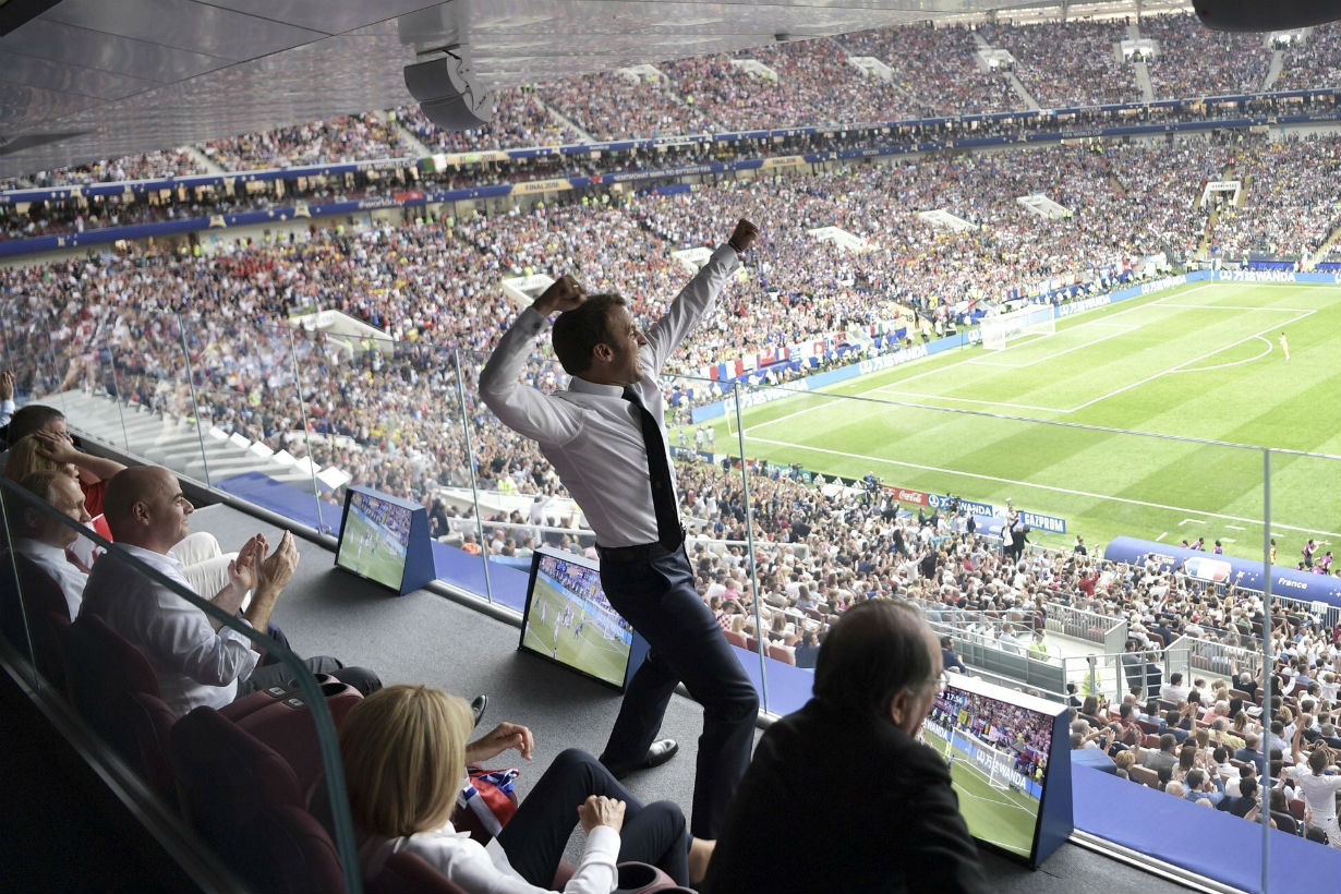 Emmanuel Macron, presidente de Francia, festejó eufórico los goles