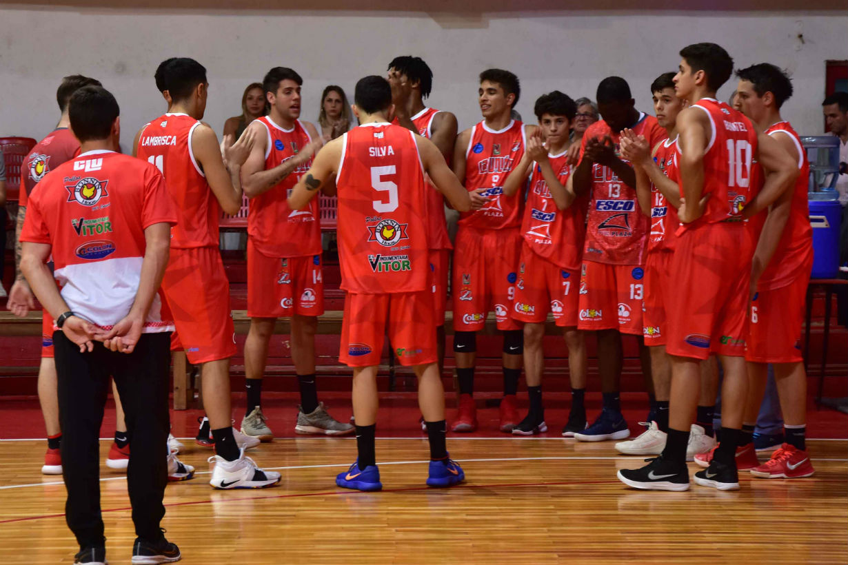 El equipo abrió el viernes su 17º temporada en la 2º división del básquet argentino (Foto: Rubén Comán/EER).