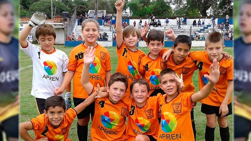 La niña forma parte de un equipo y disputa los partidos de la Liga Paranaense
