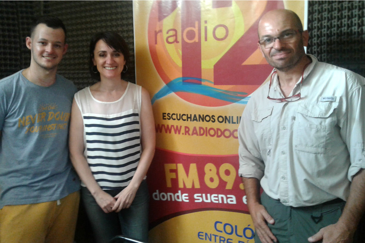 Fellay, Quiróz y Battista, en el estudio de Radio 12.