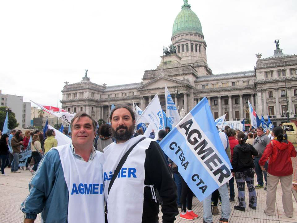 El 4 de abril, Fabián Pecín y Manuel Gómez estuvieron desde la CDC en la movilización frente al Congreso.