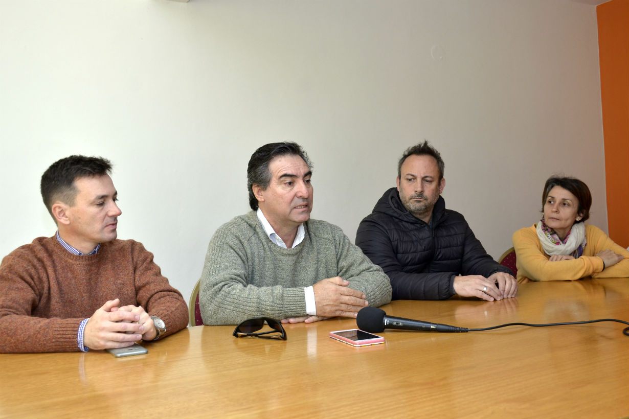 La conferencia de prensa tuvo lugar en Intersur Hotel Colón, donde se desarrollará el debate (Foto: Daniel Martínez/El Entre Ríos).