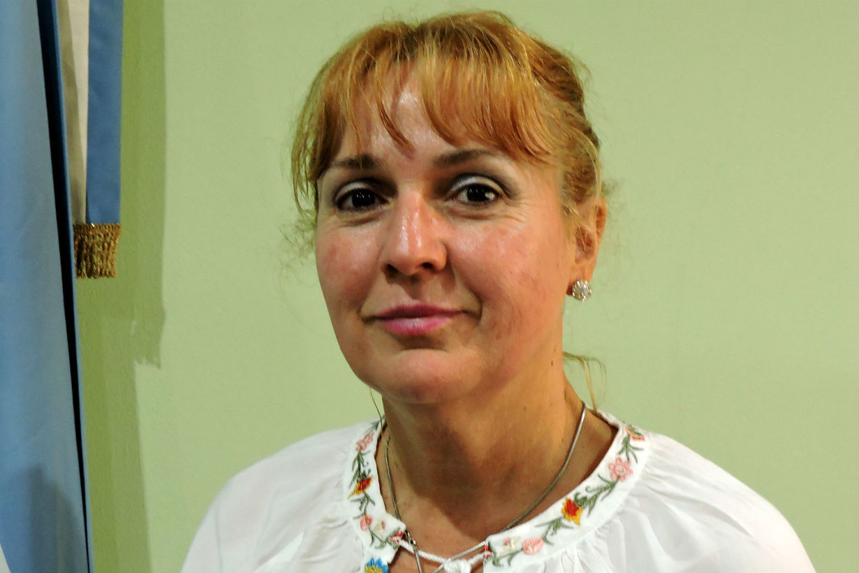 <b>Rosana Grigolatto Piana, secretaria de Hacienda.</b> Técnica en Gestión de Administración Municipal (UNER). Carrera administrativa en distintas áreas municipales (2005-2015). Secretaria de Hacienda (2015-2019).