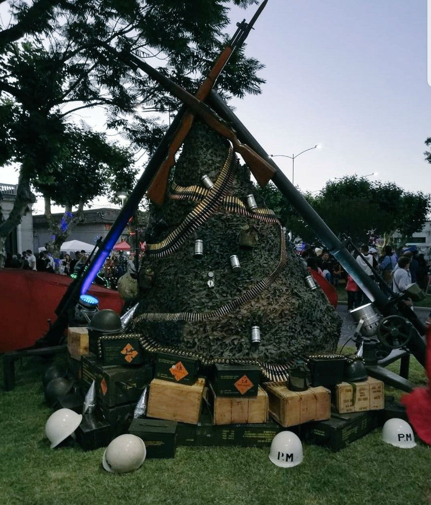 Así lució el árbol en la fiesta temática de la comuna de Lavalleja, en Uruguay.