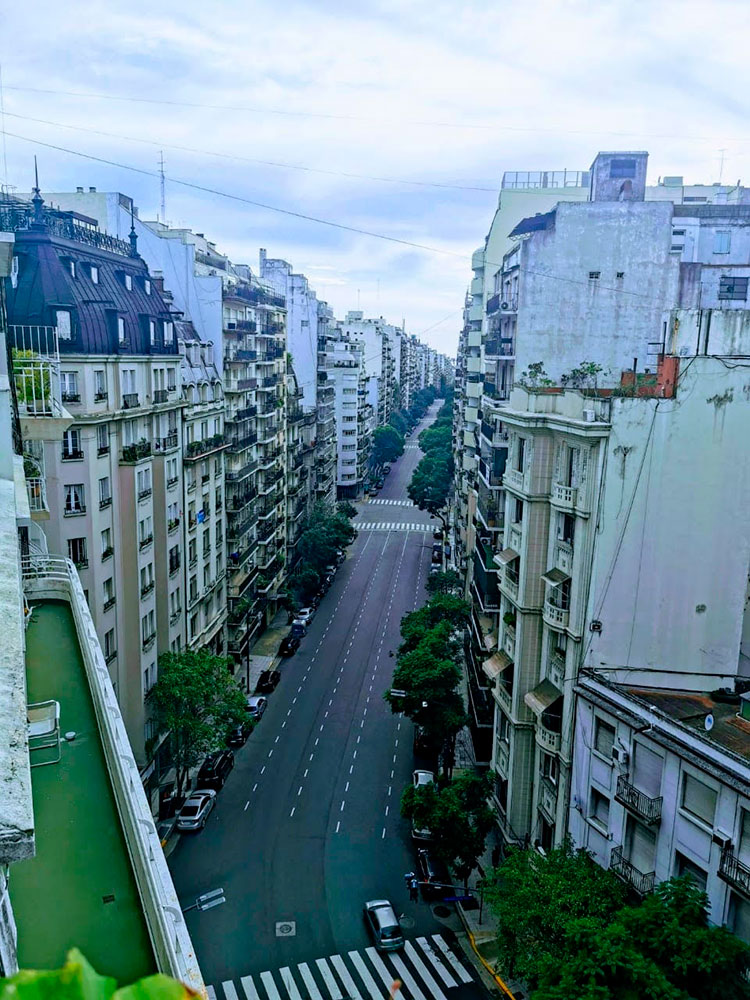 Callao: La Avenida Callao de la Ciudad de Buenos Aires sin autos ni colectivos