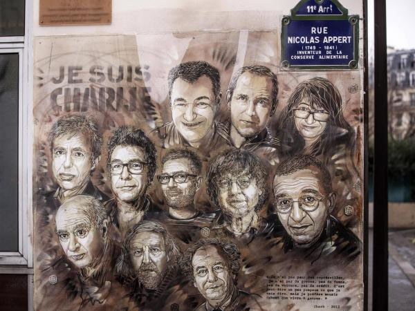 Pintura que muestra a los dibujantes asesinados en París para el quinto aniversario de la masacre. Fuente: Efe