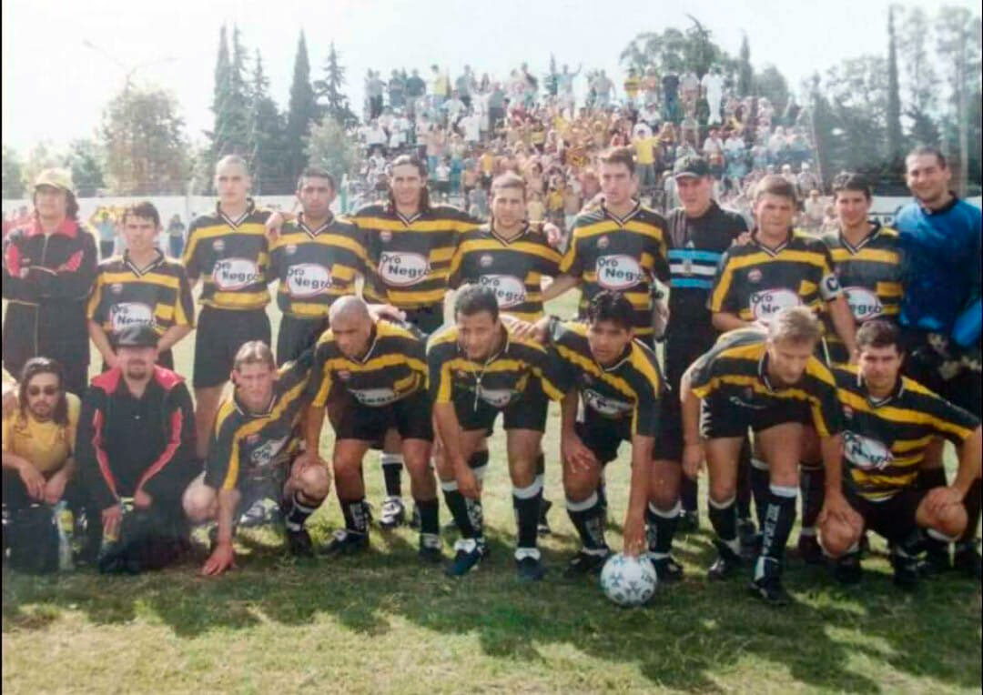 Universitario de Deportes de Libertador General San Martin - Argentino B - 2000/01