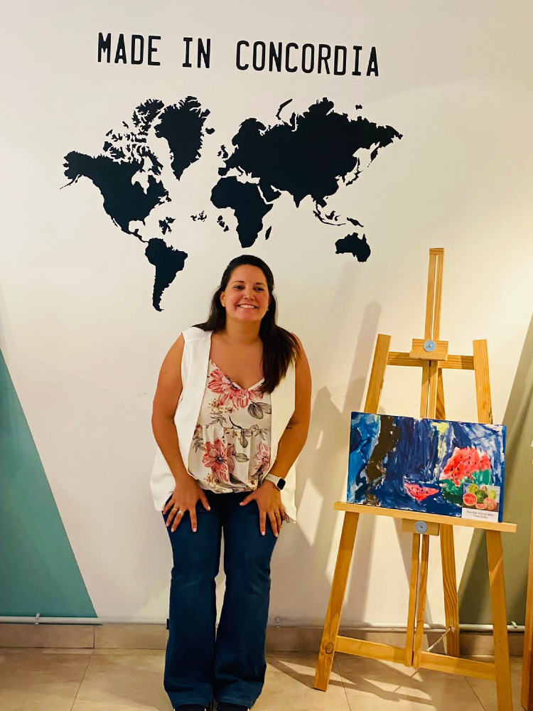 La concordiense Magdalena Satalía es la docente a cargo del taller de arte.
