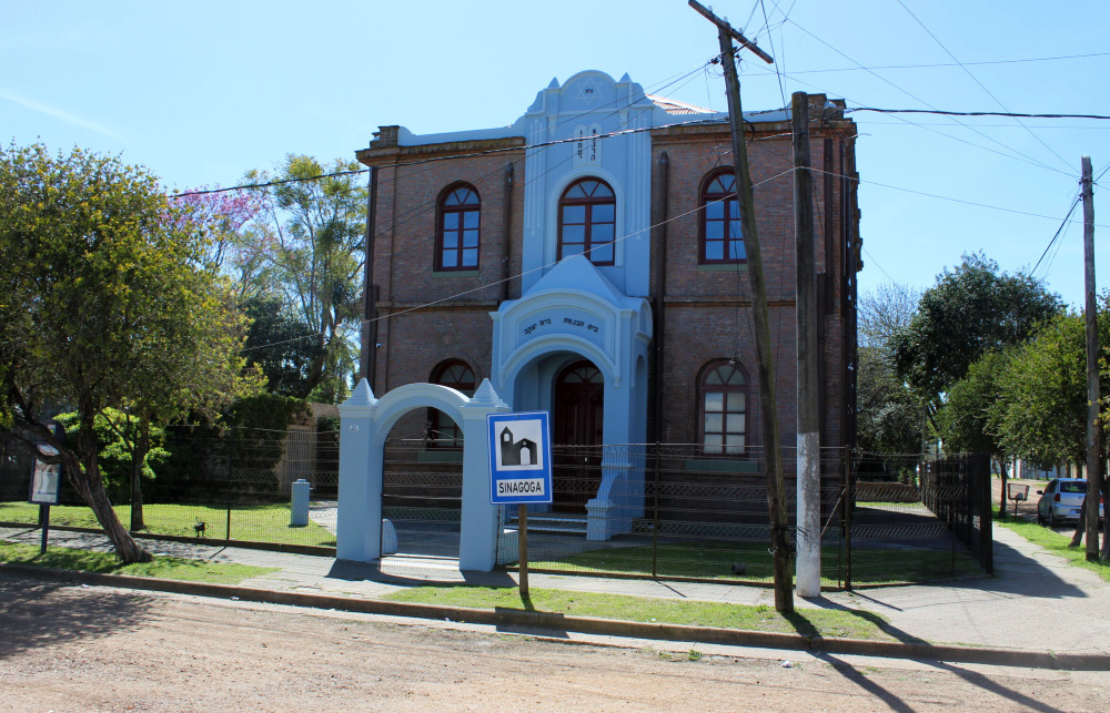 La sinagoga de Villa Clara, restaurado en 2004, es una de los mejor preservadas en la Provincia.