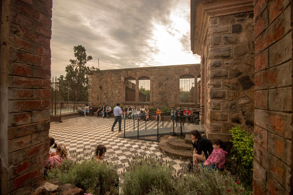 Más de 660 visitantes hubo en el castillo del Parque San Carlos.