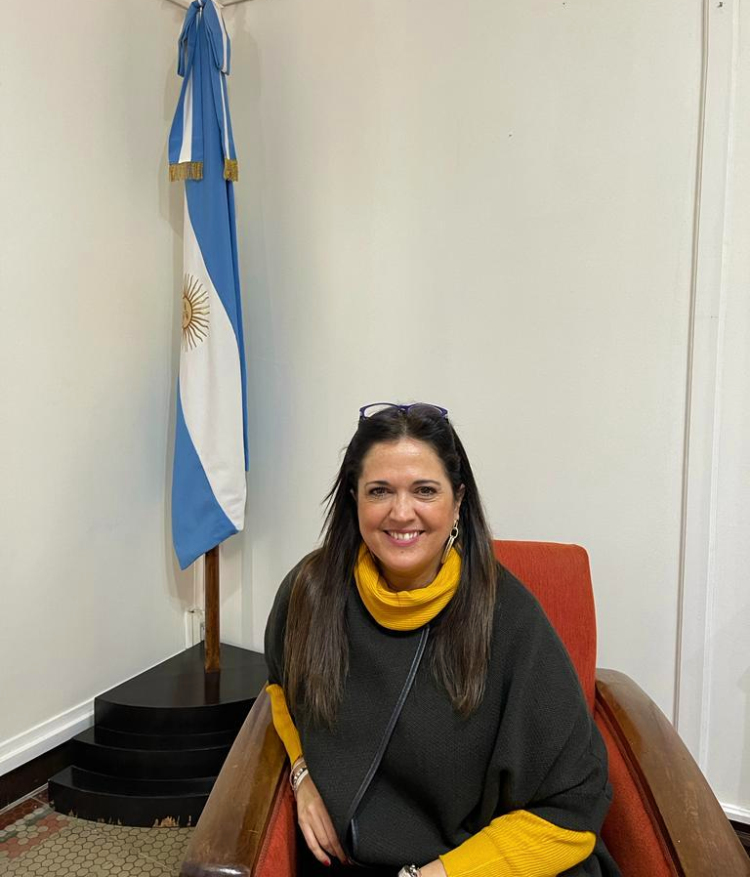 Carola del Río es la cónsul argentina en Salto, República Oriental del Uruguay.