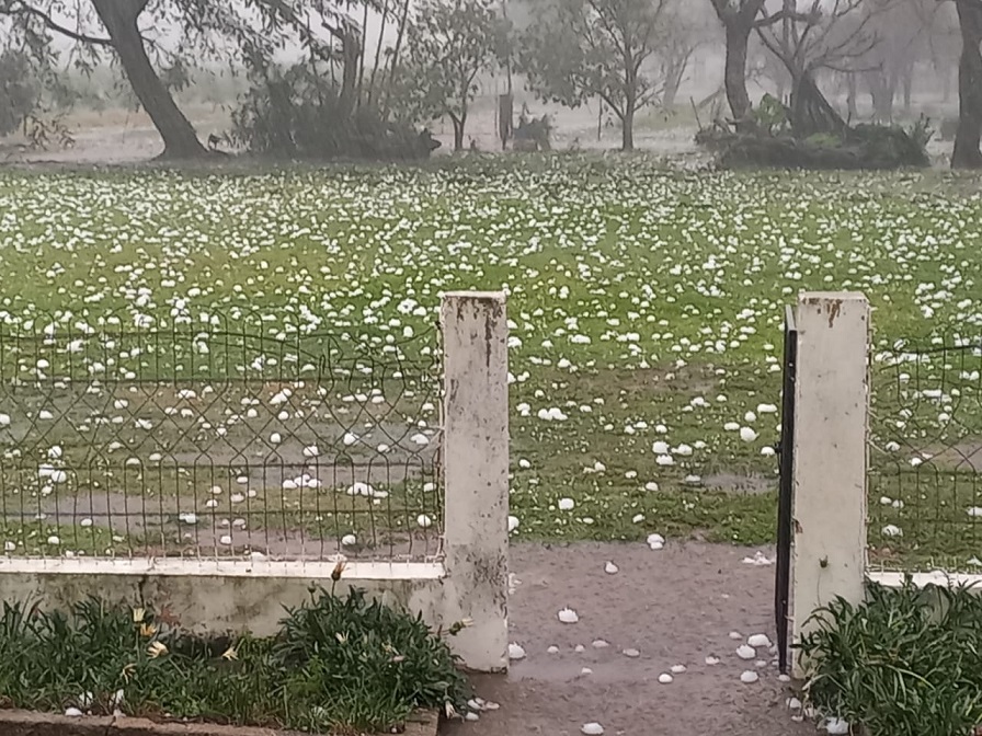 Granizo de gran tamaño, en Villa del Rosario