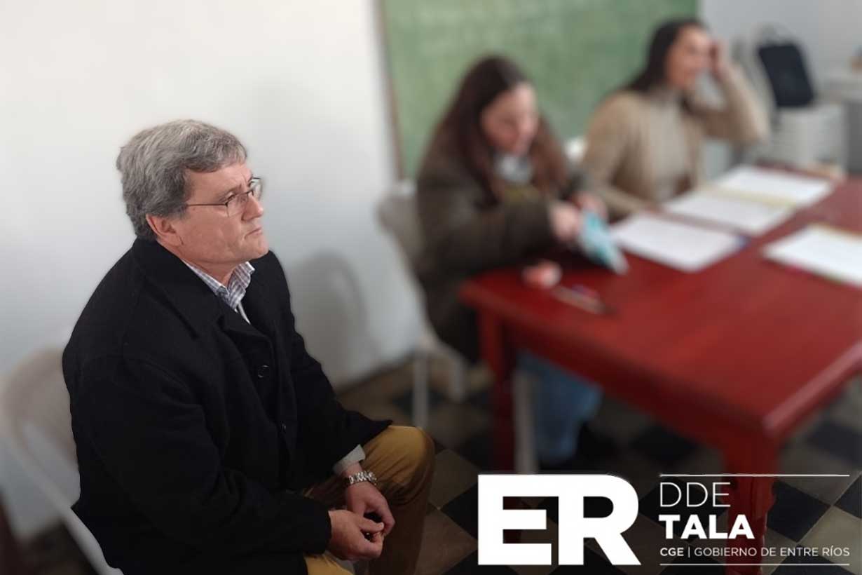 El funcionario, en actividades de la Departamental de Escuelas de Tala