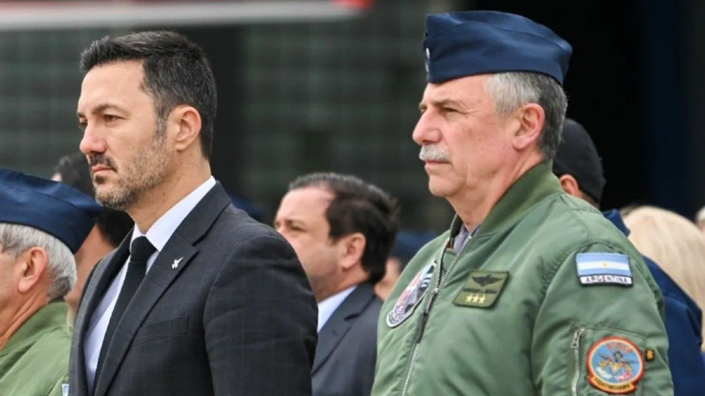 El ministro Petri tomó la decisión de apartar al que era jefe de la Fuerza Aérea.