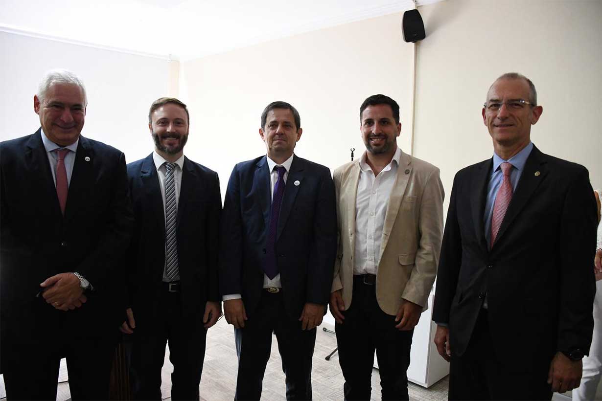 Maximiliano Benítez con Francisco Azcué, Jorge Tito, Luciano Dell'Olio y Martín Acevedo Miño