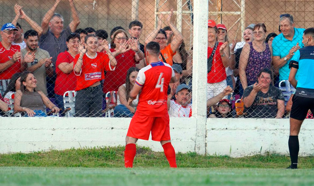 Wallingre celebró con los suyos la apertura del marcador.