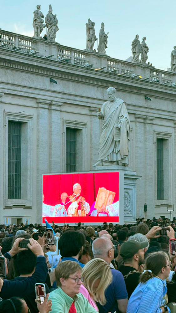 Así siguieron desde Plaza San Pedro el discurso del nuevo santo padre.