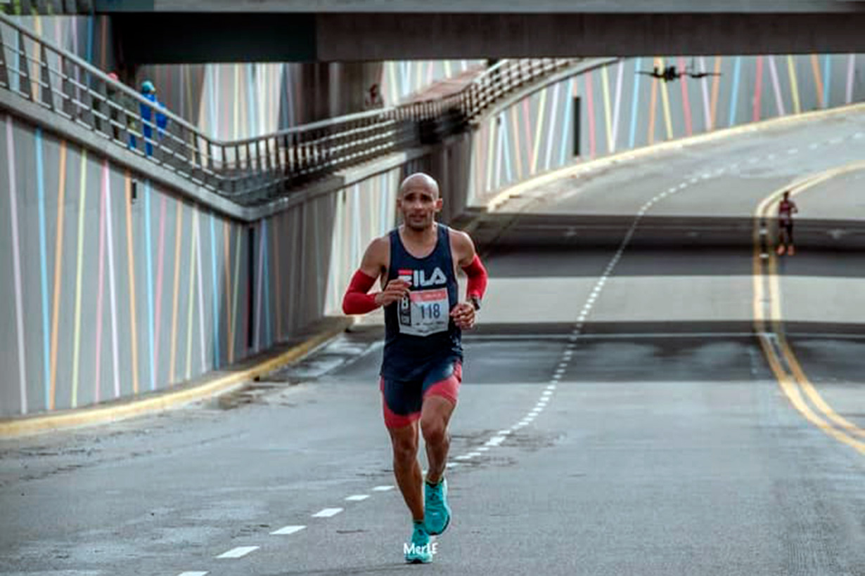 El etíope Denekew y el keniata Cheruiyot llegaron primero y segundo, respectivamente.