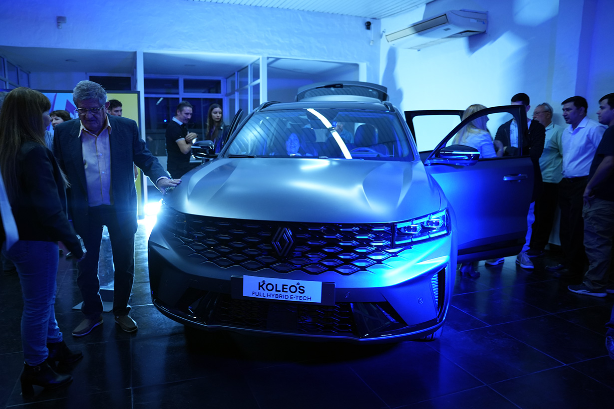El Renault Koleos en la versión Esprit Alpine que se presentó en Folmer de Concepción del Uruguay.