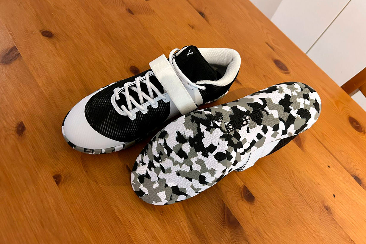 Los zapatos que se emplean para lanzar el disco.