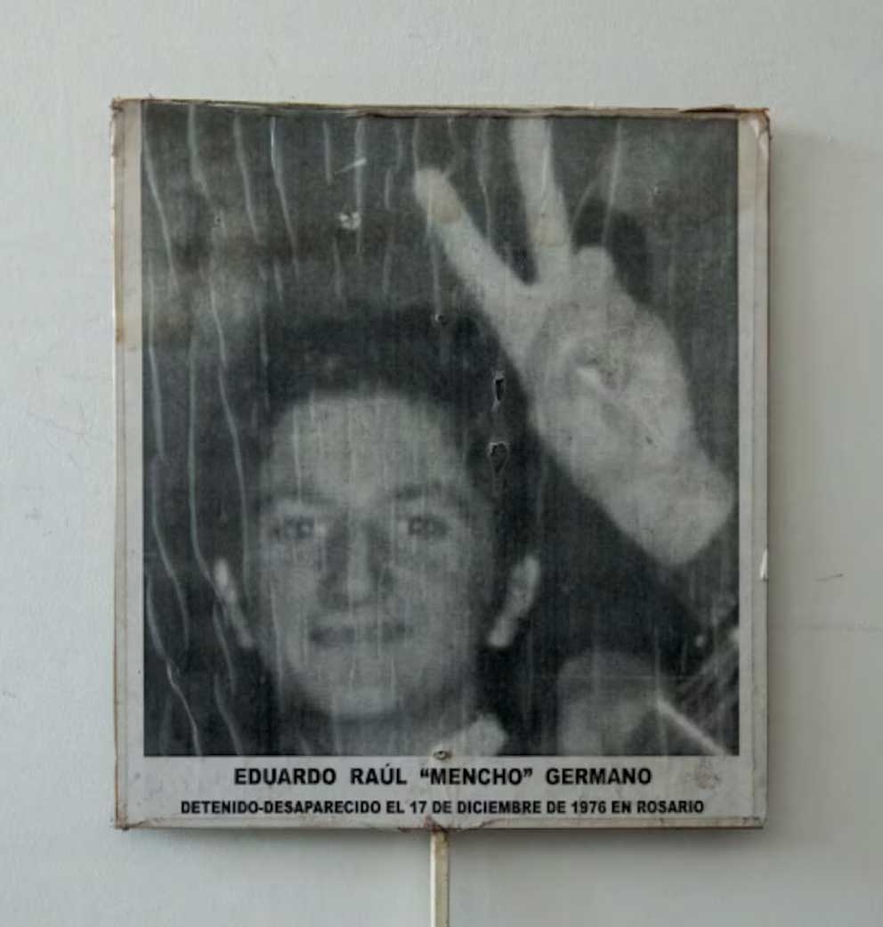 Pancarta utilizada por la familia en las manifestaciones por Memoria, Verdad y Justicia (Contradesaparecido - Gustavo Germano)