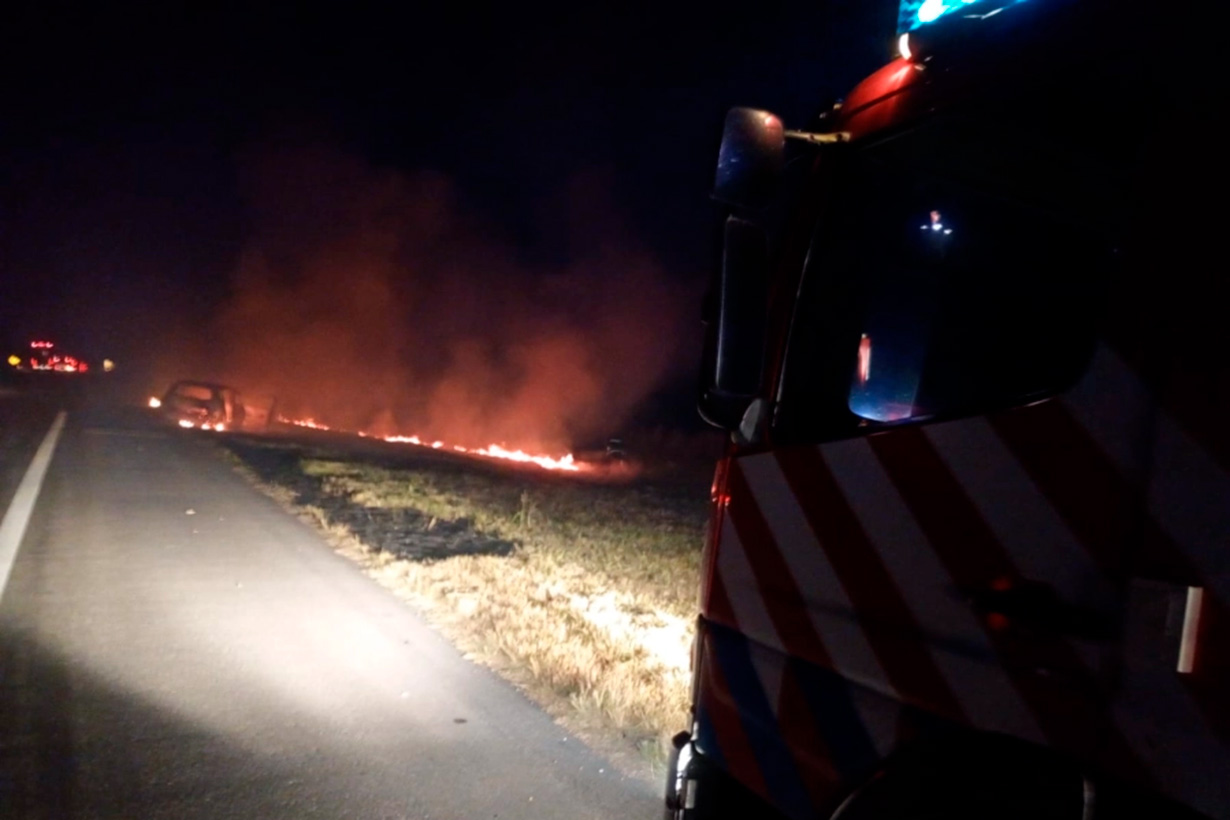 El fuego se propagó para la banquina, hasta que fue controlado por bomberos voluntarios.