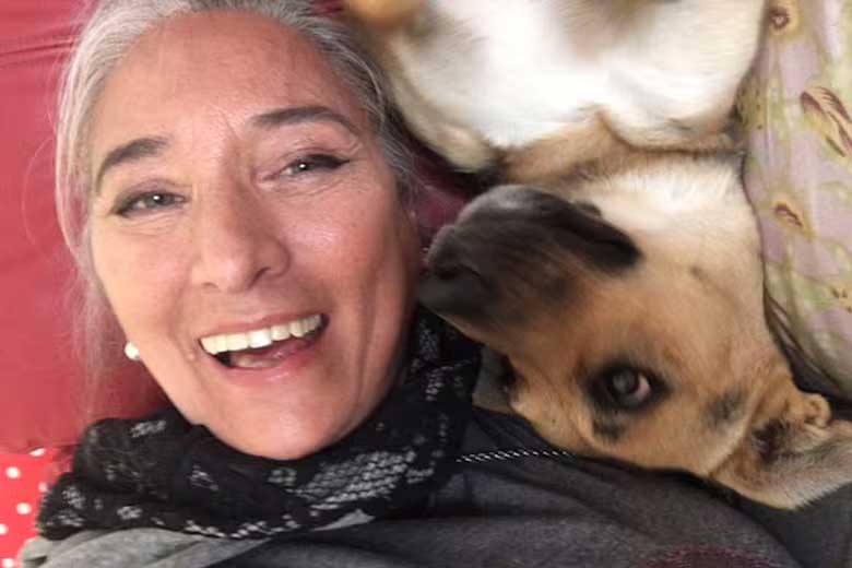 Sandra tiene hoy 64 años