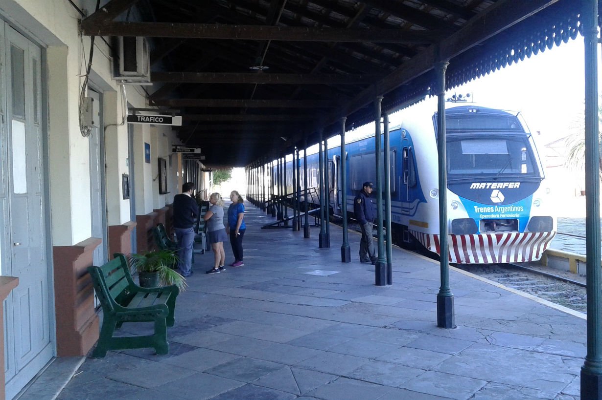 Tren de pasajeros, de Paraná a C. Avellaneda