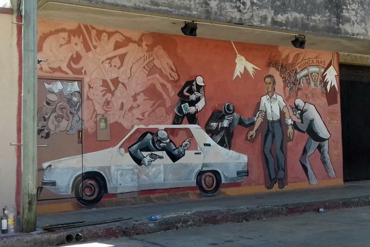 El mural es obra del artista Nicolás Passarella.