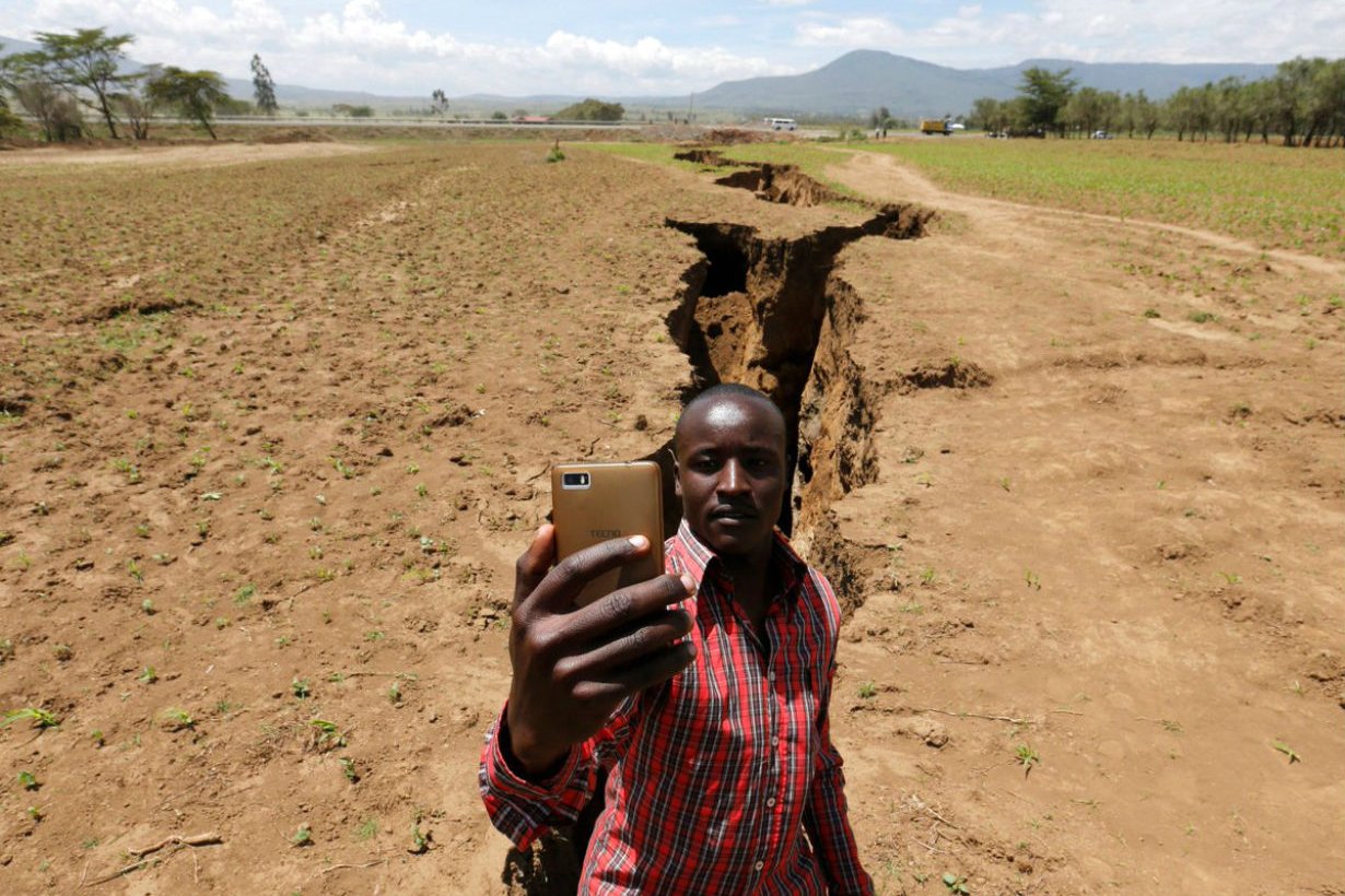La selfie con la grieta ubicada en Nairobi, Kenia.