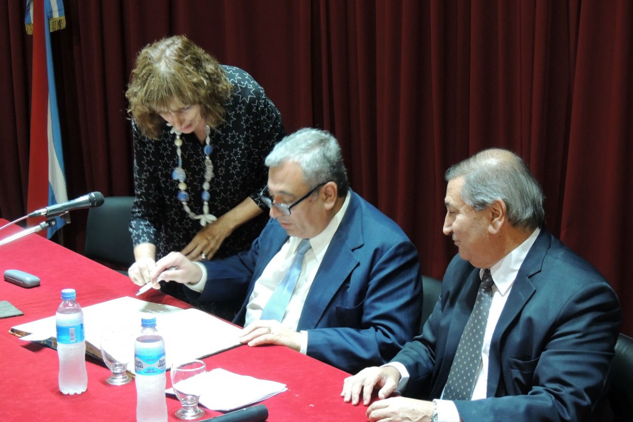 Mangia y Fernández, decano y vice de la FCAD.