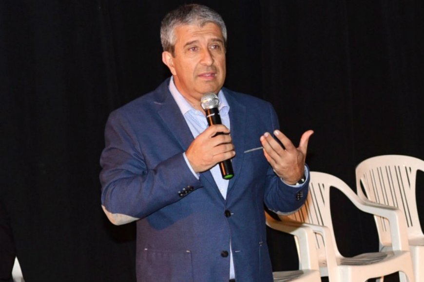 Elías ofreció una charla en Concepción del Uruguay