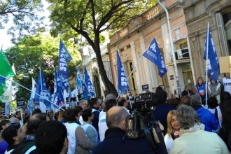 "Cada vez que el FMI pisó Argentina, la educación se vio perjudicada"
