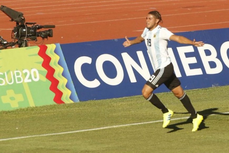 Maxi Romero festeja el único gol del partido.