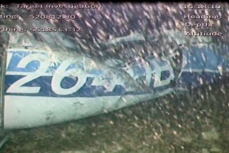 Hallaron un cuerpo entre los restos del avión en el que viajaba Emiliano Sala