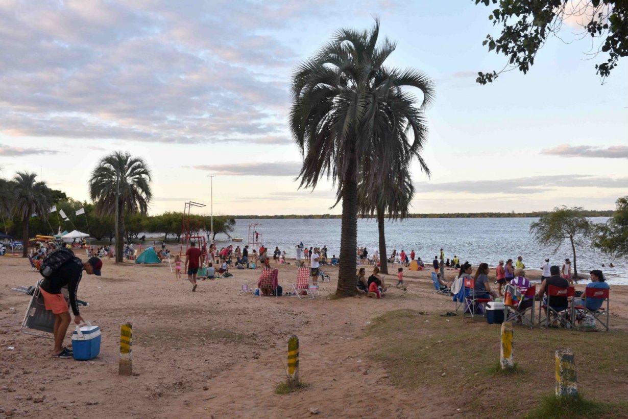 La playa asoma en Colón (foto: Rubén Comán).
