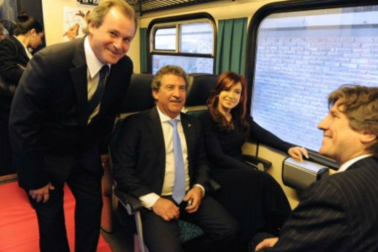 En el mismo tren: Bordet, con Urribarri y CFK.