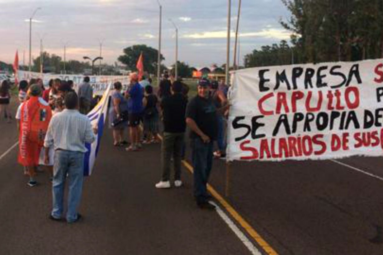 La protesta, este lunes en ruta 3 de Uruguay.
