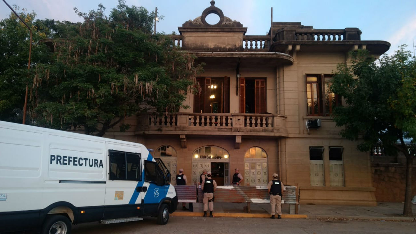 Hallazgo en medio del río Uruguay: investigan la aparición de un cuerpo sin vida y buscan identificarlo - Noticias - Elentrerios.com