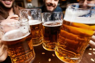 Municipio anunció que pondrá un freno al ingreso de bebidas alcohólicas a espectáculos públicos