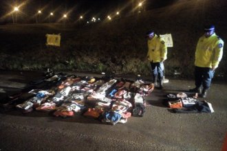 Detuvieron a una camioneta sobre la autovía Artigas y hallaron 300 prendas de vestir truchas