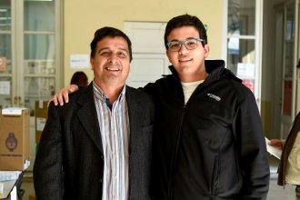 Junto a su hijo, Casaretto fue a votar "por una nueva esperanza en la Argentina"