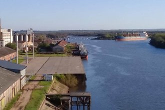 Mientras terminaban de cargar arroz en el “BBC Neptune”, arribó otro buque al puerto de La Histórica