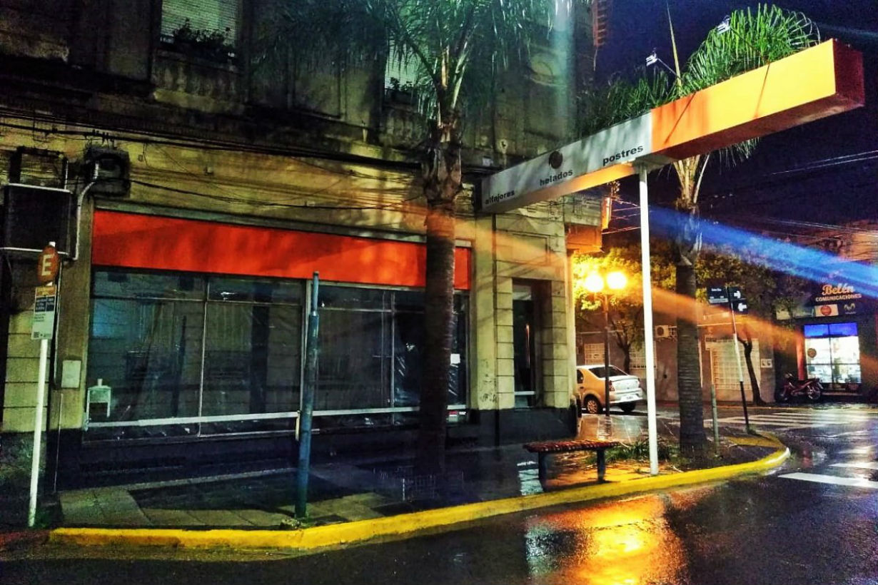El local de calle Entre Ríos, desmantelado.