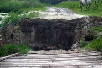 El temporal del fin de semana volteó un puente al sur de la provincia