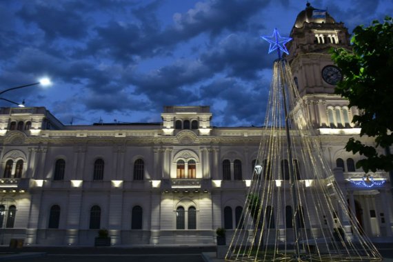 Desapareció valioso objeto de la Casa de Gobierno mientras esperaban con alfombra roja a un embajador que nunca llegó